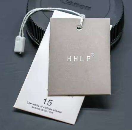 Manufacturer Custom Thick White Paper Swing Garment Label Hang Tags Recyclable Luxury Custom Tags Cardboard Labels for Clothing