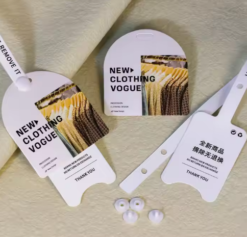 Flying Labels Foil Garment Tags Custom logo Tag White Swing Ticket Gold Foil Stamping logo hang Tag for Jeans and Clothing